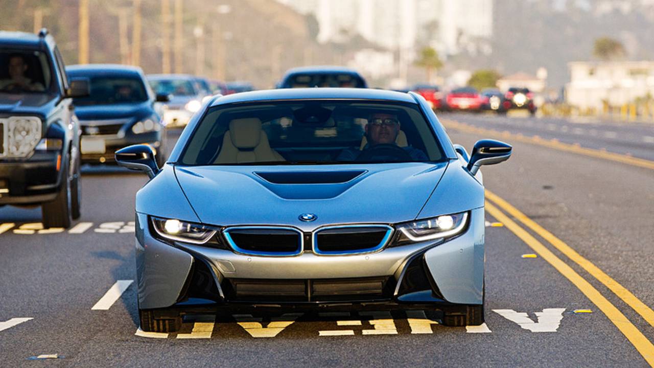 Meet the Laser Equipped Electric Car of the Future! The 2015 BMW i8 - GuzControl