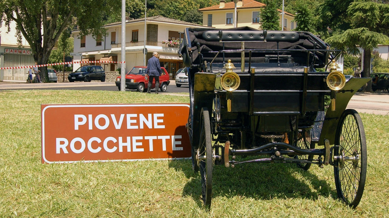 [Copertina] - La prima auto immatricolata in Italia ha riacceso il motore
