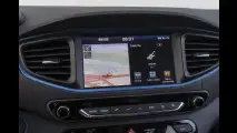 Hyundai Ioniq, pochi optional e tanto di serie