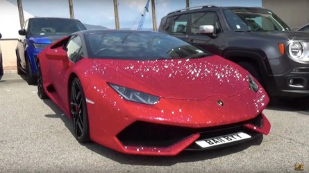 Aventador With Two Million Swarovski Crystals Draws A Crowd Aventador With Two Million Swarovski Crystals Draws A Crowd