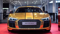 Gold Audi R8 V10 Plus