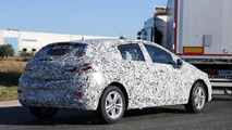 2017 Chevrolet Cruze hatchback spy photo