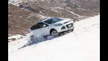 Guidare sulla neve: ecco le tecniche 