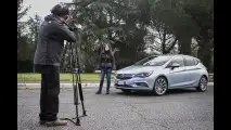 Opel Astra, l’auto a cui basta “chiedere” 