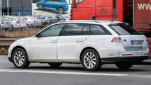 2015 Skoda Superb Combi spy photo