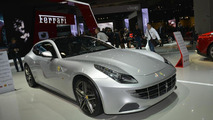 2013 Ferrari FF full-length panoramic roof in Paris 27.09.2012