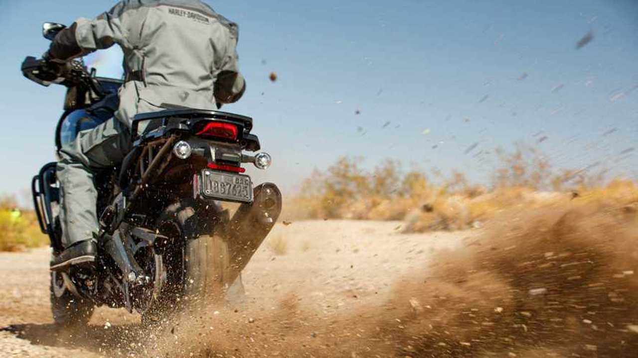 Harley-Davidson Pan America Spraying Dirt