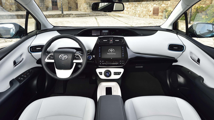 2017 - Toyota Prius Rechargeable