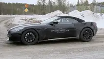 2018 Aston Martin DB11 Volante Casus Fotoğrafları