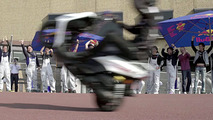 Japon motosikletçi ön kaldırma rekoru kırdı