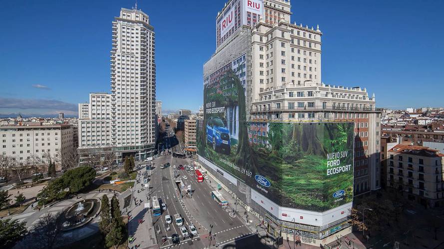 Ford publicité géante