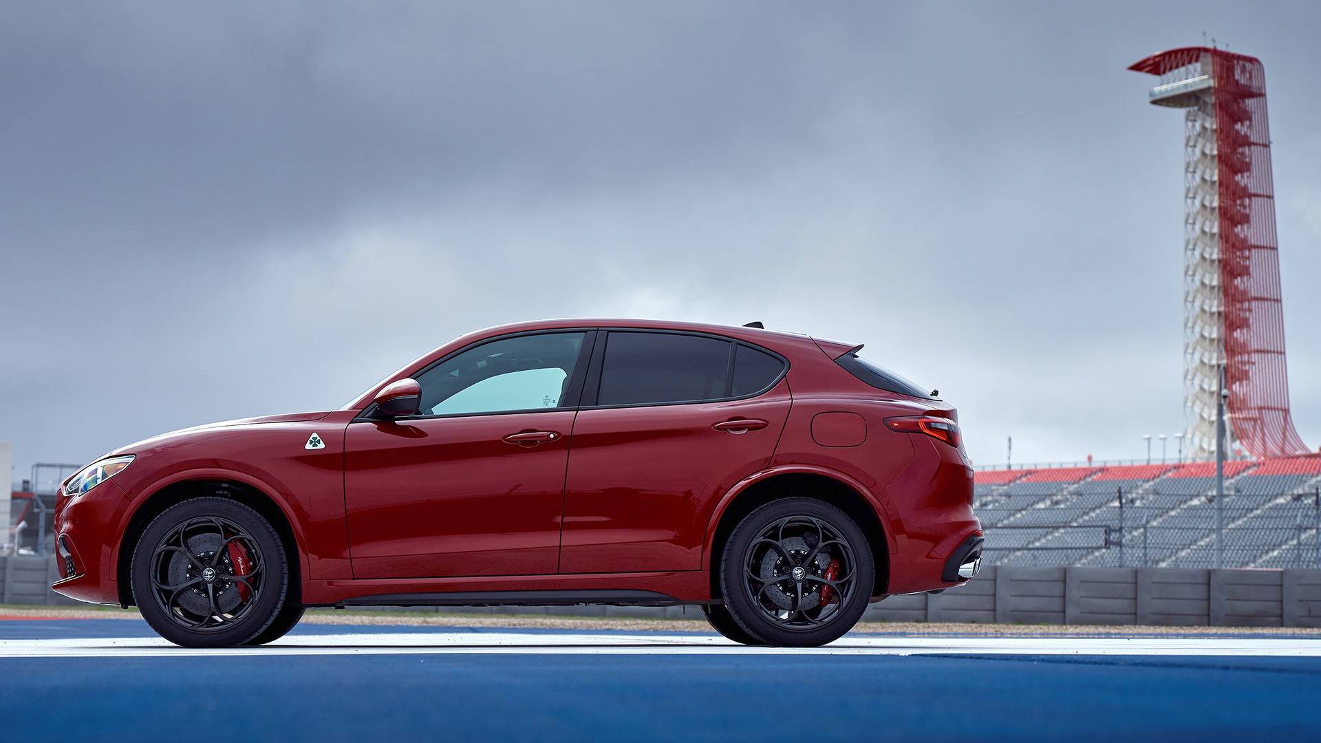 2018-alfa-romeo-stelvio-quadrifoglio.jpg