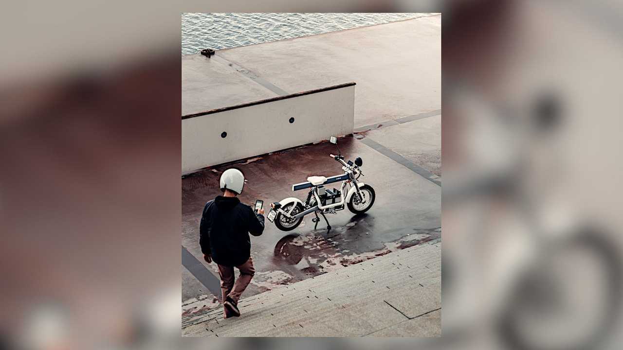 Cake App - Rider Walking