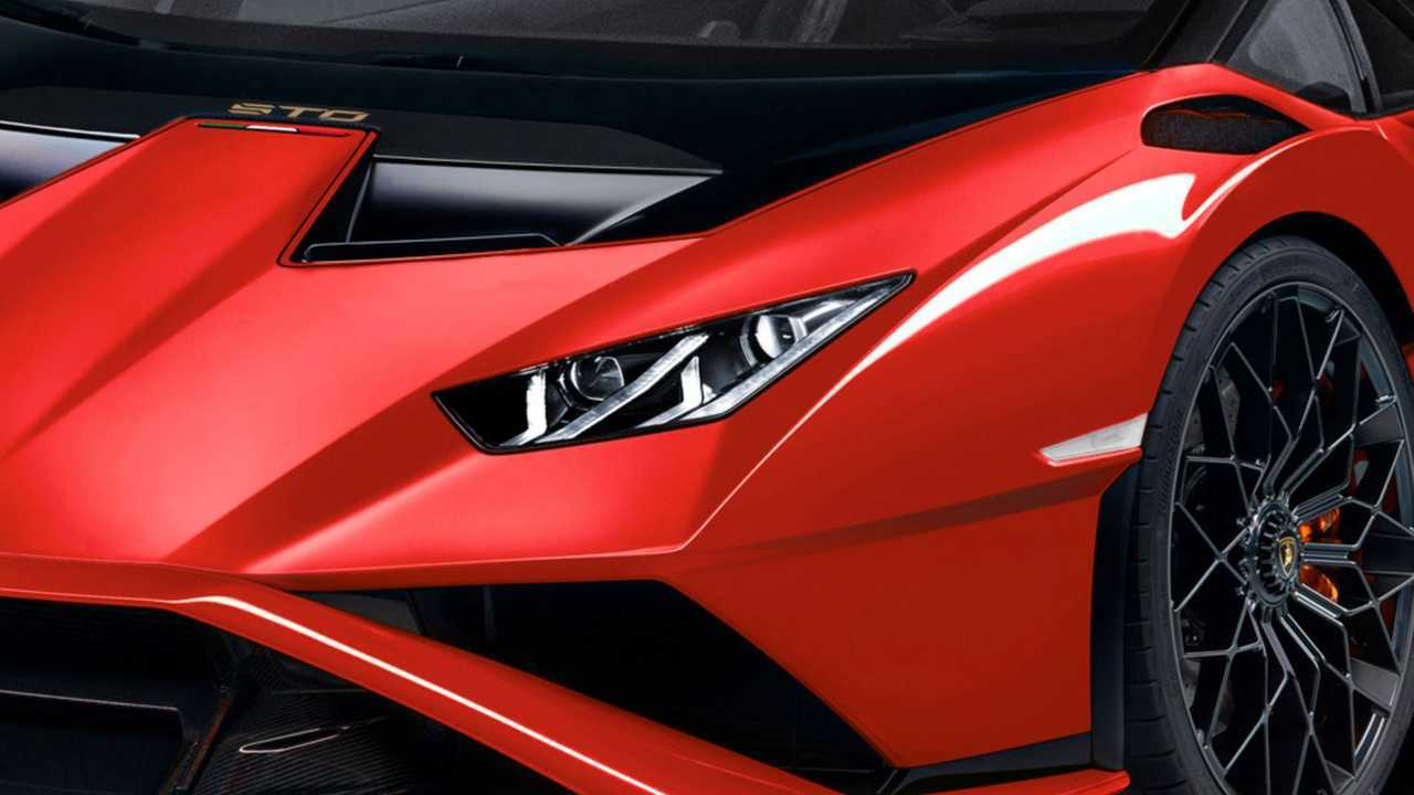 Lamborghini Huracan STO Spyder