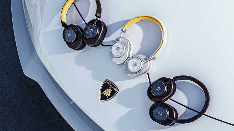 Lamborghini Pasang Logo Bantengnya pada Headphone dan Earbud Baru