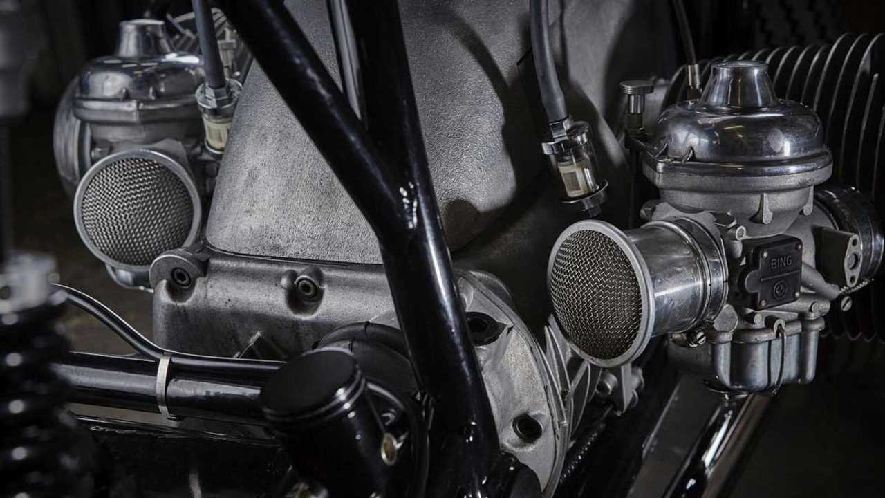 86 Gear Custom BMW R100 RT, Velocity Stacks