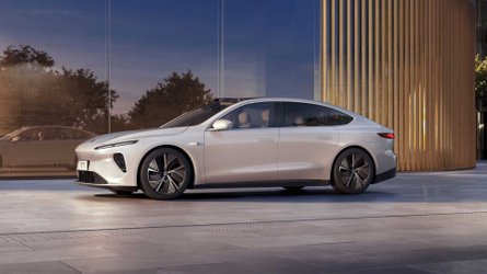Das neue Elektro-SUV von Kia zeigt sich noch immer gut getarnt