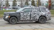 Jeep Grand Cherokee 3 Row Spy Shots Side
