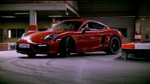 Porsche Cayman GTS al kartodromo