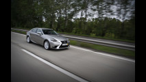 Nuova Lexus IS Hybrid