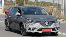 Renault Megane test mule spy photo