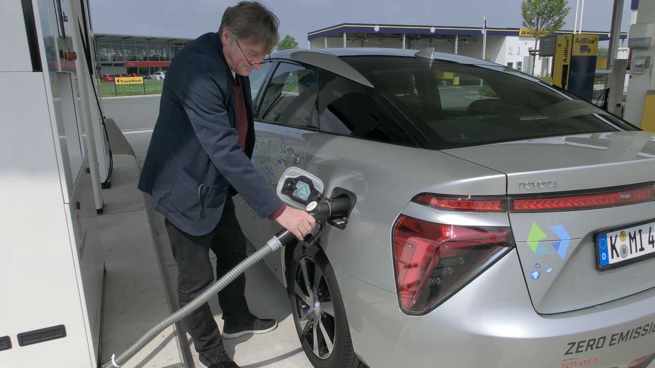 Auftanken des Mirai in Münster