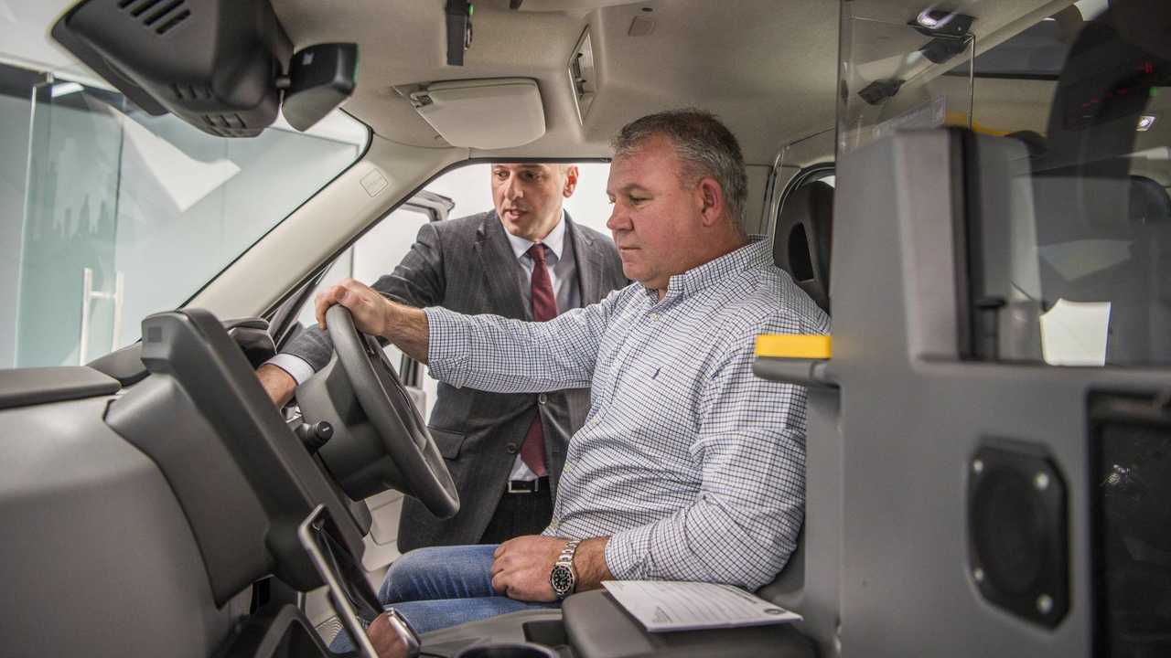 first-new-electric-london-taxi-delivered (1)