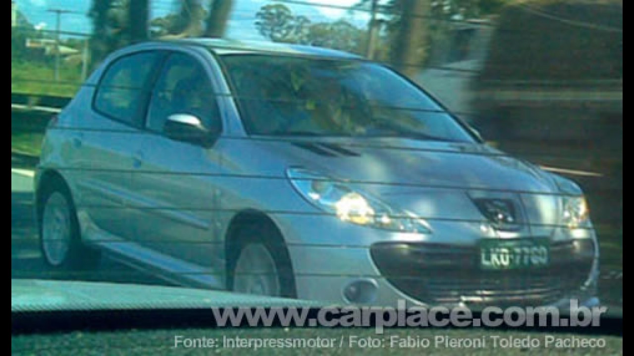 Flagrado Novo Peugeot 207 Compact - Lançamento está previsto para maio