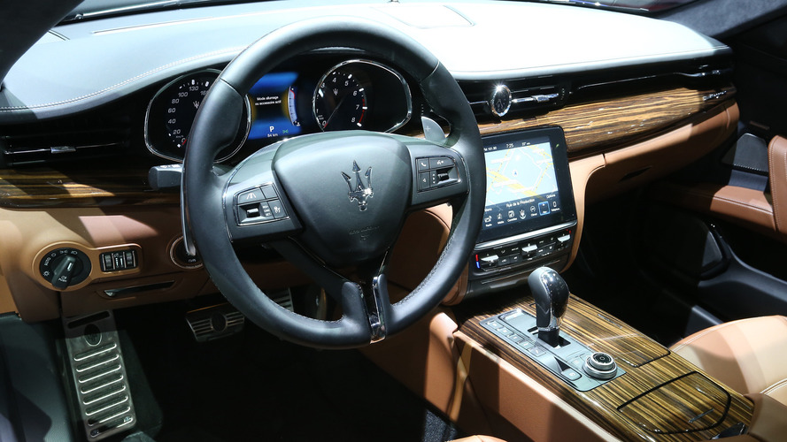 2016 Maserati Quattroporte Paris Motor Show