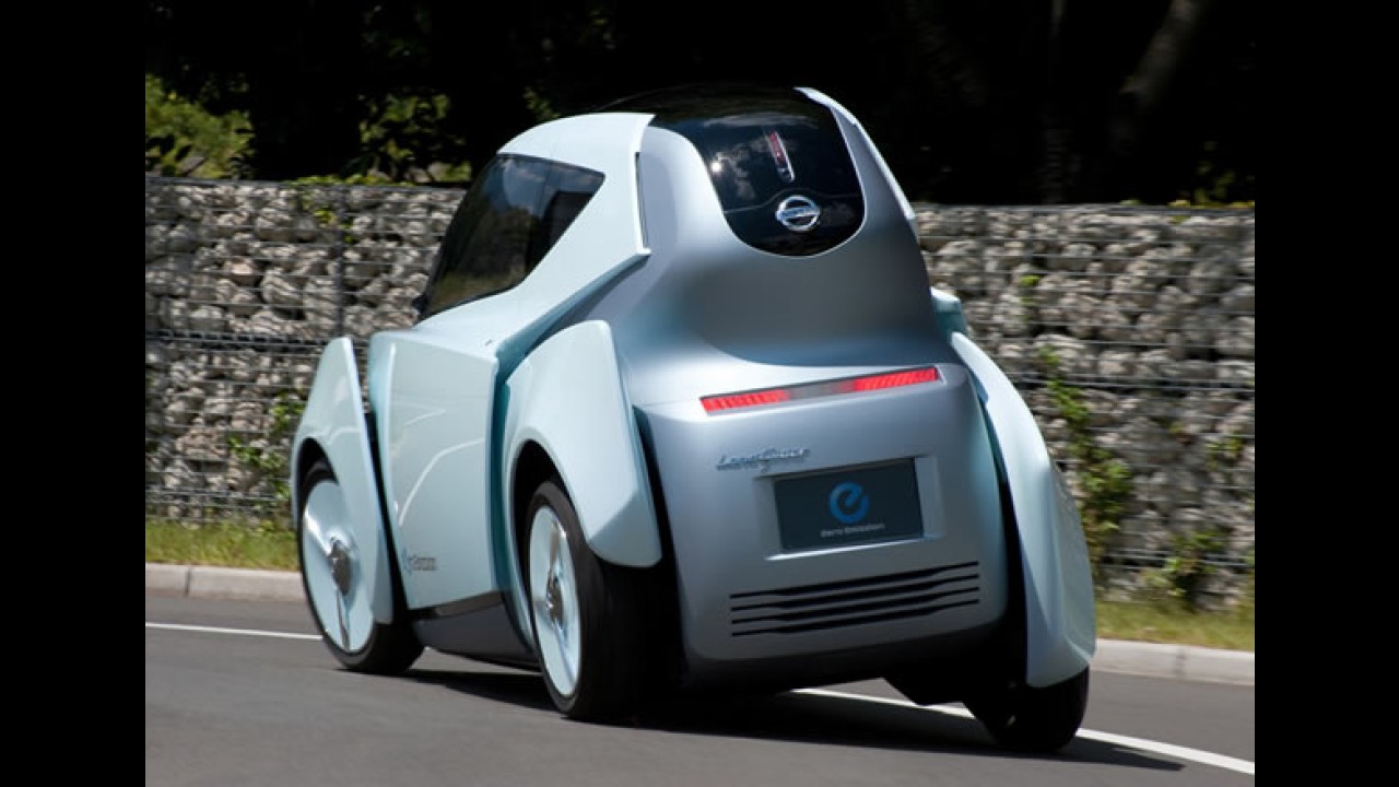 VÍDEO: Nissan Land Glider Concept 2009 é um carro que anda quase como moto