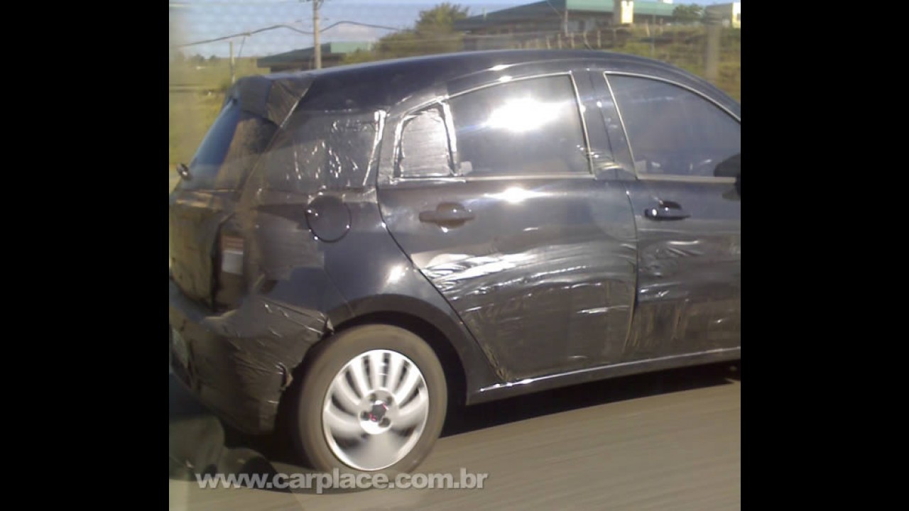 Leitor flagra Novo Chevrolet Agile camuflado rodando em Taubaté-SP