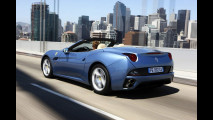 Ferrari California, in Azzurro