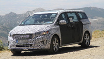 2015 Kia Sedona (Grand Carnival) spy photo