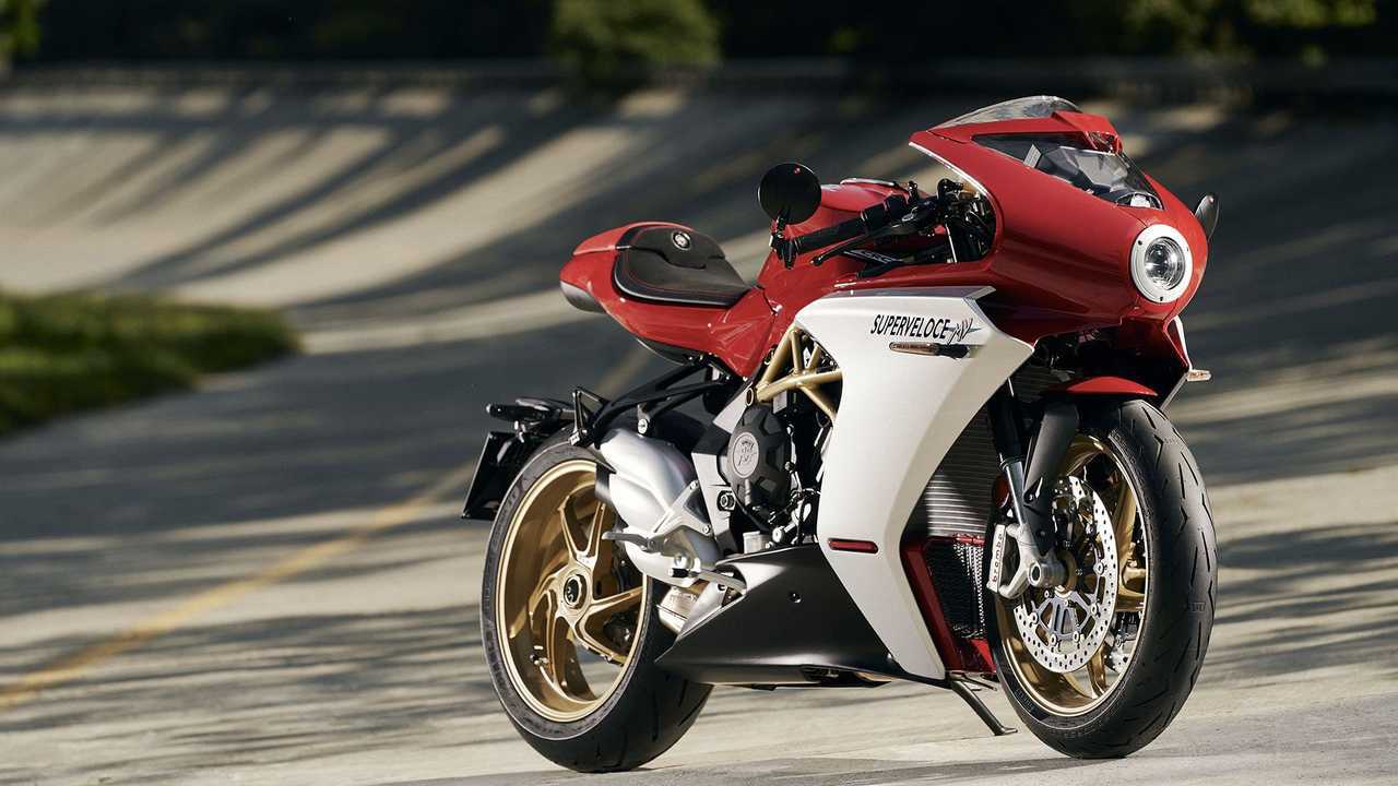 2021 MV Agusta Superveloce 800-Red, Beauty 3/4 Right 5