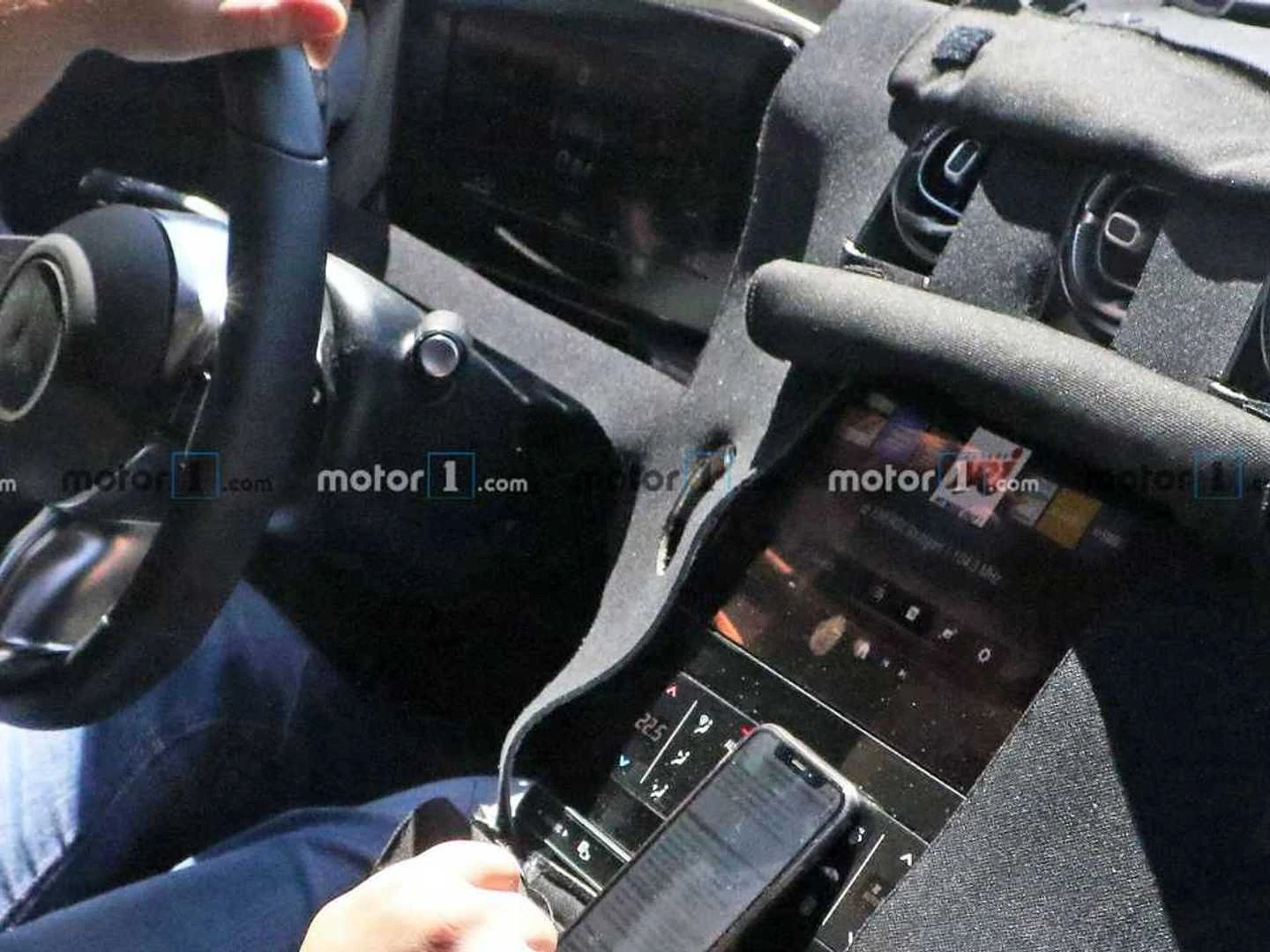 Mercedes C Klasse 2021 Erste Erlkonigbilder Des Innenraums