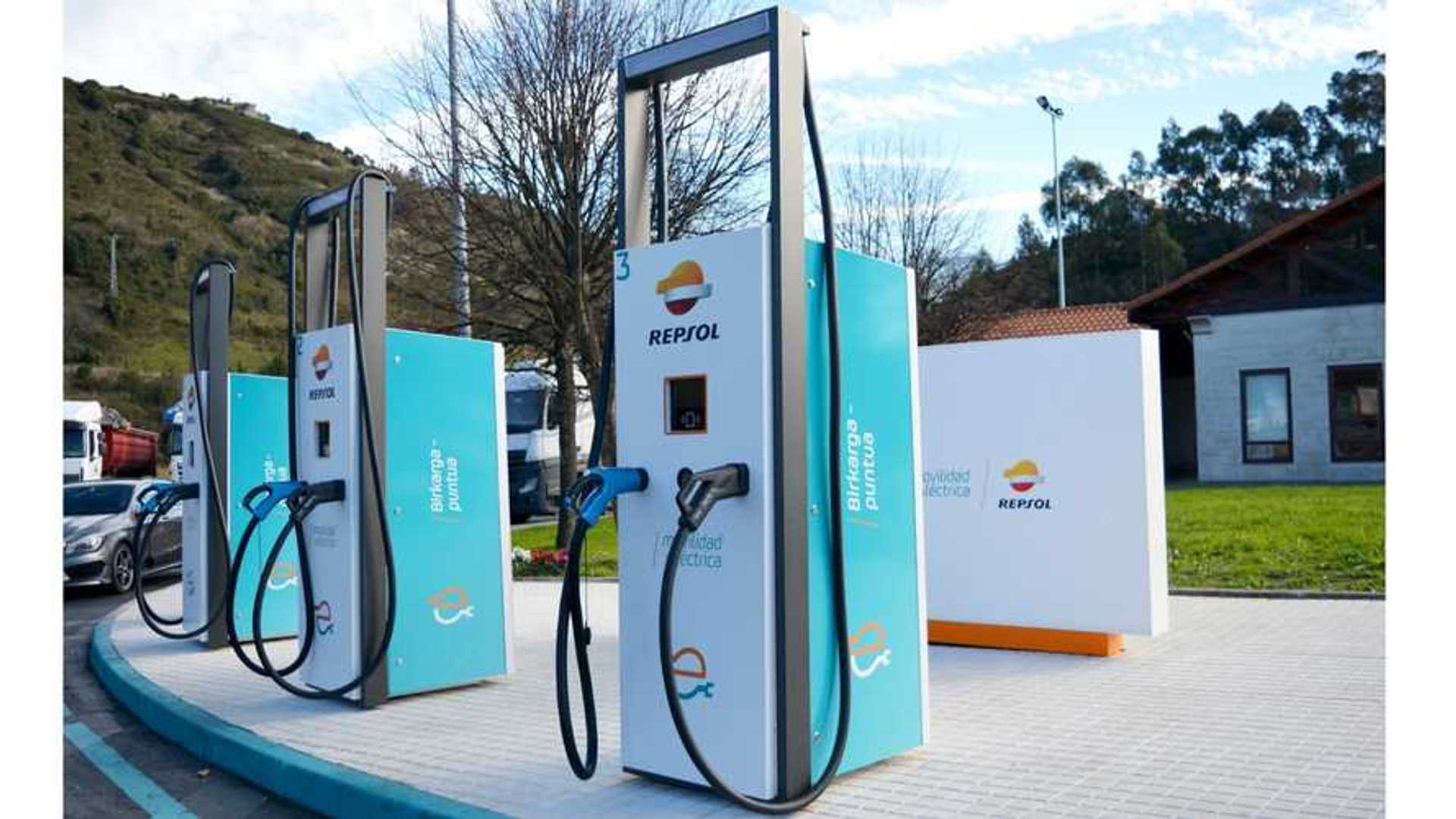 Infineon's CoolSiC Power Modules Enable Efficient 400 kW DC Chargers