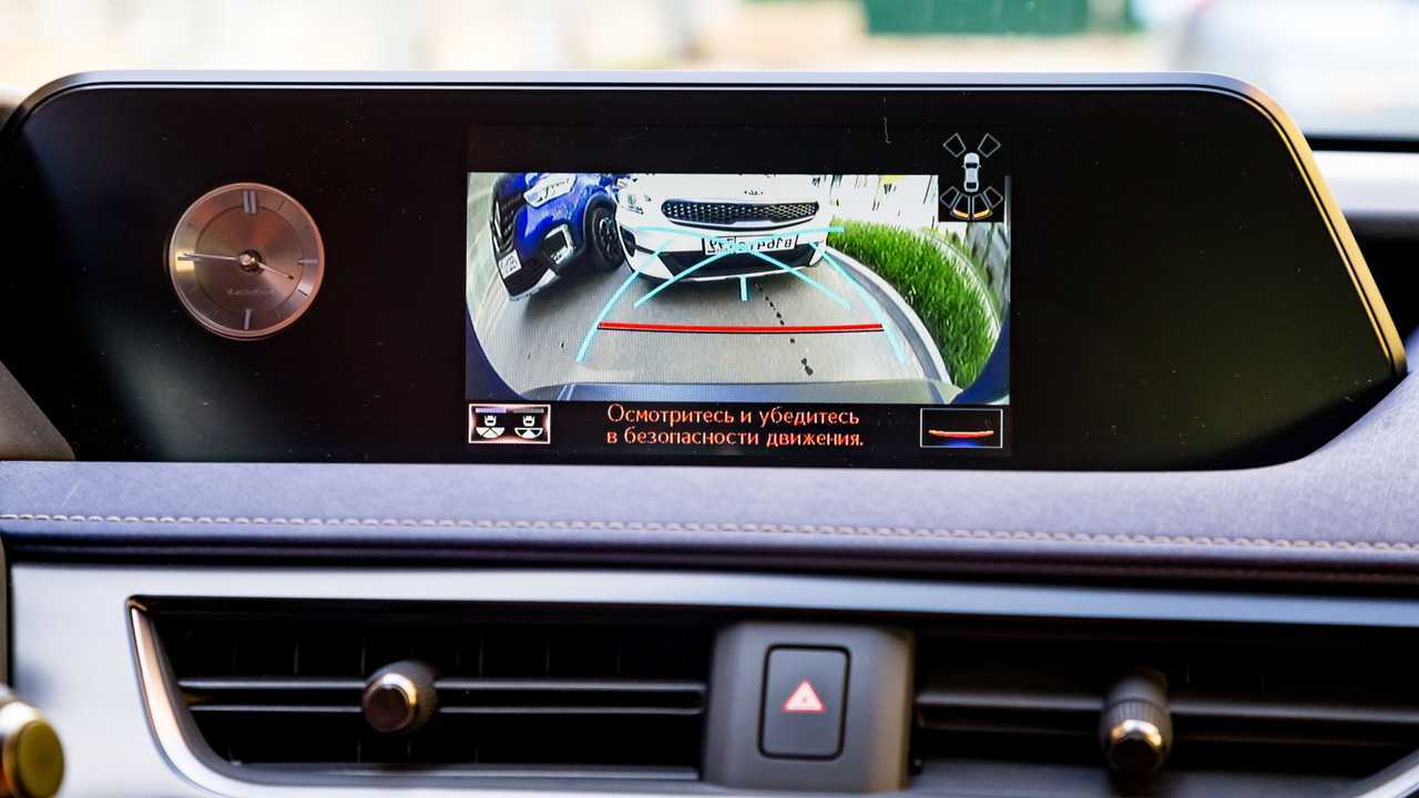 Kia XCeed, Renault Kaptur, Lexus UX