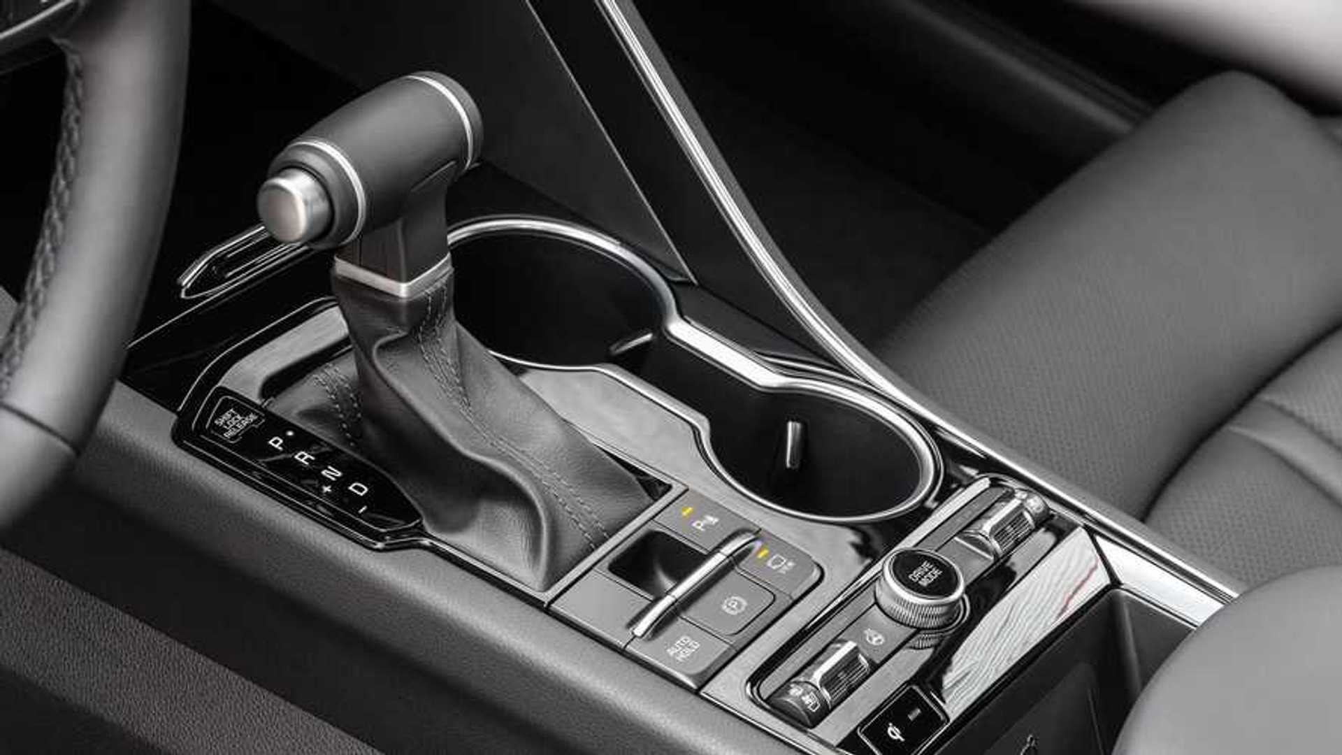 Первый российский тест Kia K5 (интерьер)