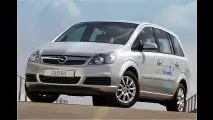 Kleiner Opel mit viel Gas