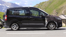 Ford Tourneo Courier casus fotoğrafları