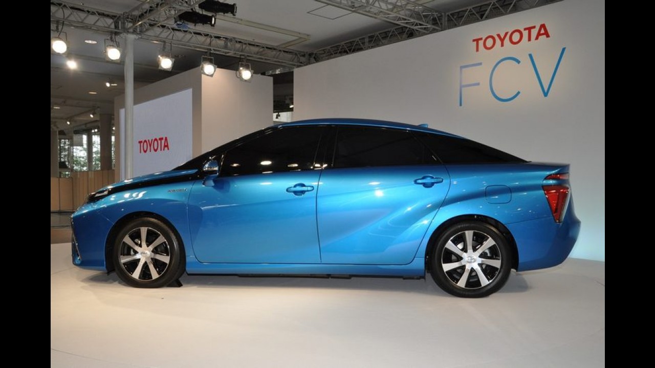 Esta é a versão final do Toyota FCV movido a hidrogênio que chega em 2015