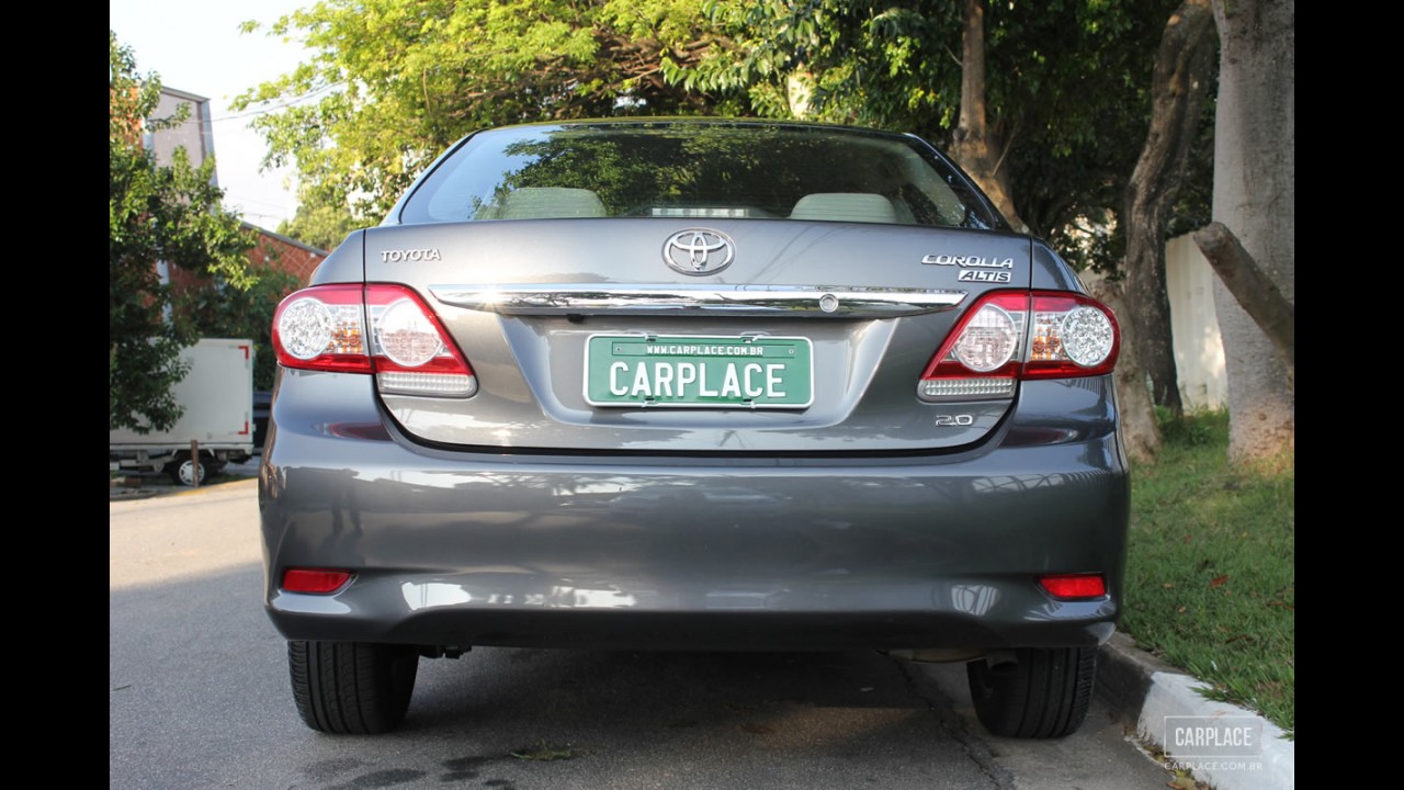 Garagem CARPLACE: Detalhes do visual externo do Toyota Corolla Altis