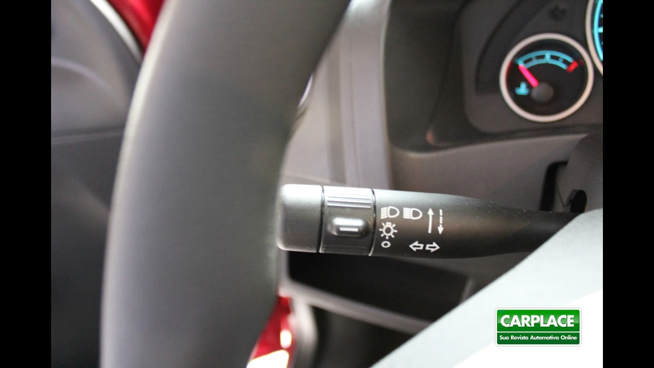 Garagem CARPLACE: Detalhes do acabamento do Chevrolet Celta LT - Fotos em HD
