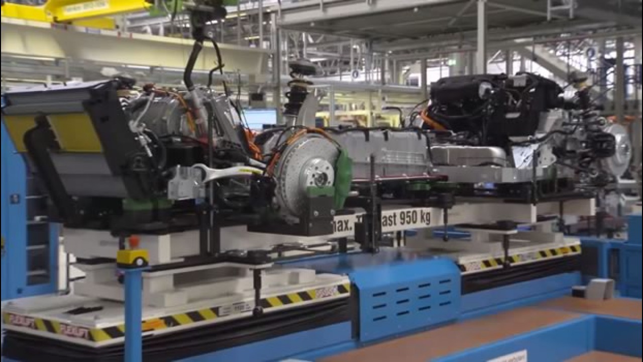 BMW i8: vídeo mostra como o superesportivo híbrido é produzido