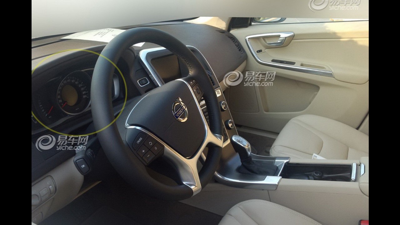 Flagra: Volvo XC60 com visual reestilizado é visto sem disfarces na China