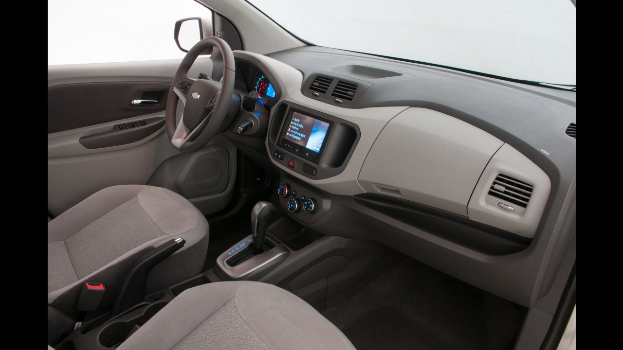 Chevrolet Spin ganha central multimídia MyLink e câmbio aprimorado