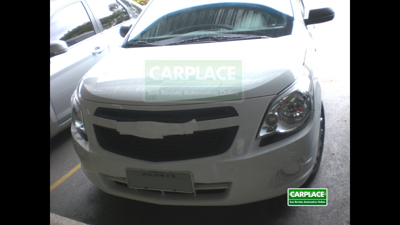 Novo Chevrolet Cobalt LS é flagrado em SP - Modelo já aparece no site da marca