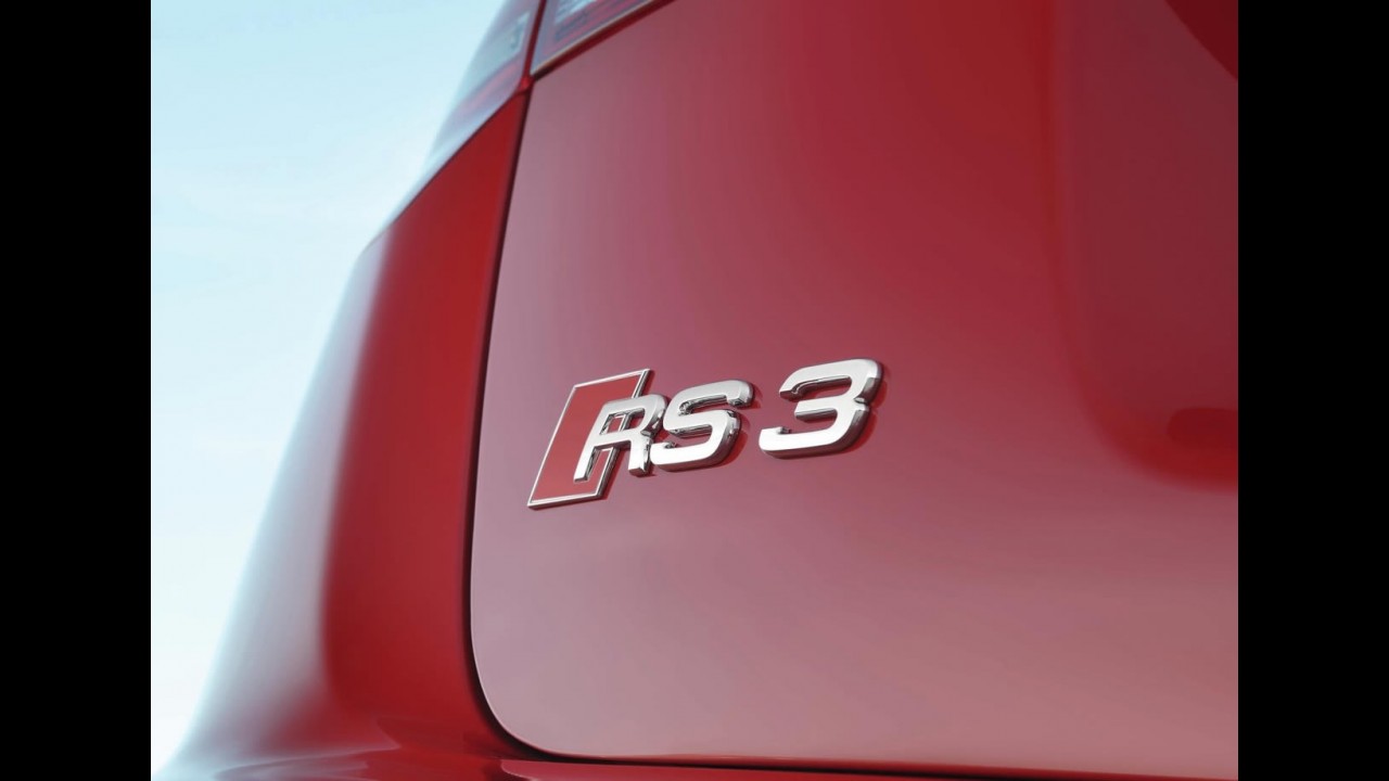 Novo Audi RS3 chega ao Brasil por R$ 298 mil - Modelo acelera de 0 a 100km/h em 4,6 s