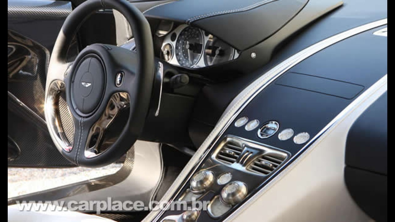 Aston Martin One-77 2010 é apresentado na Itália - Série limitada custa mais de R$ 3 milhões