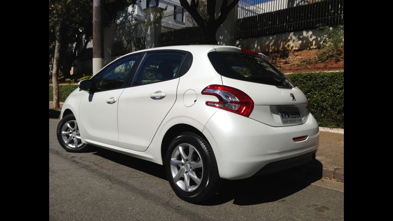 Garagem CARPLACE #1: Peugeot 208 Allure 1.5 chega para teste de um mês